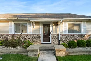 111 Deerpath Rd, Matteson, IL 60443 - Photo 2