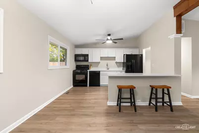 781 N Elmwood Drive, Aurora, IL 60506 - Photo 4