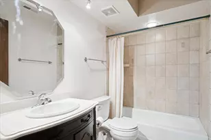 1S150 Spring Rd, Oakbrook Terrace, IL 60181 - Photo 16