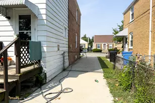 3725 N Pacific Ave, Chicago, IL 60634 - Photo 16