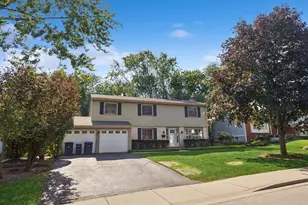 1131 Laurel Ave, Deerfield, IL 60015 - Photo 1