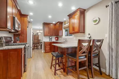 111 Midway Lane, Vernon Hills, IL 60061 - Photo 10