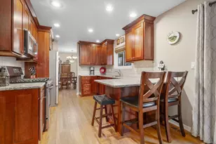 111 Midway Ln, Vernon Hills, IL 60061 - Photo 10