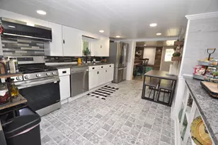 5724 Milwaukee Ave, Richmond, IL 60071 - Photo 10