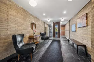 828 Oakton St, Evanston, IL 60202 - Photo 2