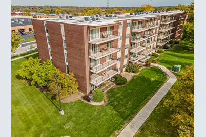 5300 Walnut Avenue #12B, Downers Grove, IL 60515 - Photo 2