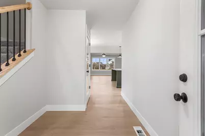 706 Wheatley Drive, Mahomet, IL 61853 - Photo 4