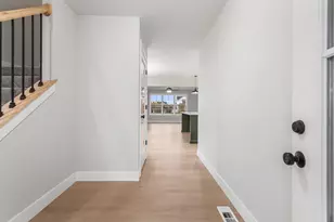 706 Wheatley Dr, Mahomet, IL 61853 - Photo 4