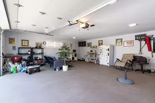 8805 S California Ave, Evergreen Park, IL 60805 - Photo 10