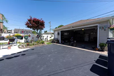 8805 S California Avenue, Evergreen Park, IL 60805 - Photo 4