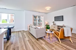 9396 Landings Ln, Des Plaines, IL 60016 - Photo 16