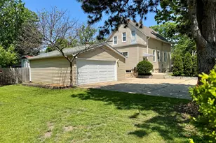 1014 Half Day Rd, Highland Park, IL 60035 - Photo 2