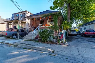 256 Mc Roberts St, Joliet, IL 60432 - Photo 1