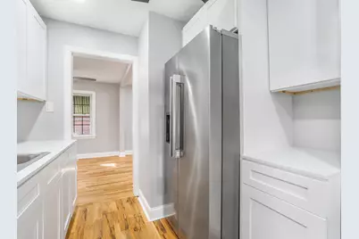 6411 S Leclaire Avenue, Chicago, IL 60638 - Photo 8