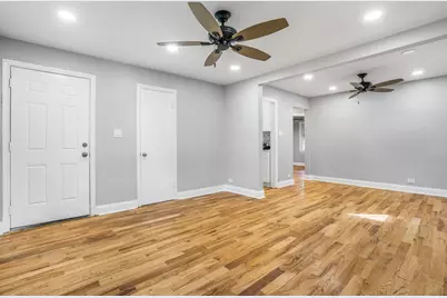 6411 S Leclaire Avenue, Chicago, IL 60638 - Photo 4