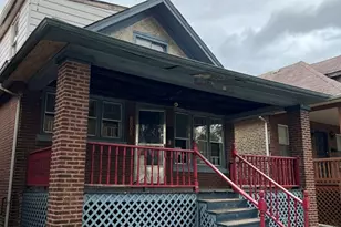 8005 S Ridgeland Ave, Chicago, IL 60617 - Photo 4