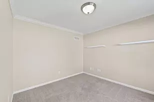 3911 Wildflower Dr, Champaign, IL 61822 - Photo 8