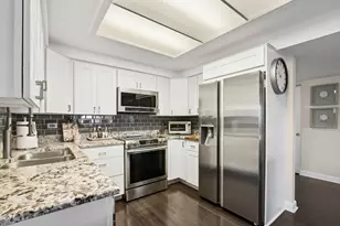 920 Vose Dr, Gurnee, IL 60031 - Photo 10