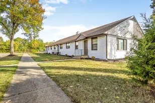 820 Cottage Grove Ave, Rockford, IL 61103 - Photo 2