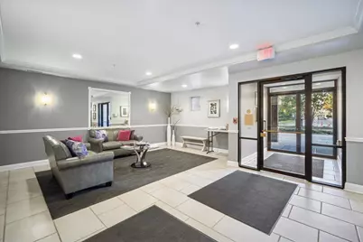 425 Village Green #314, Lincolnshire, IL 60069 - Photo 2