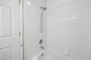 5230 S University Ave, Chicago, IL 60615 - Photo 14