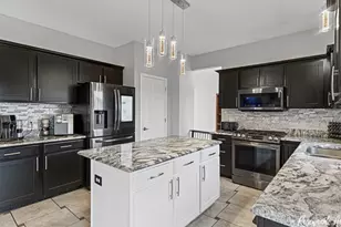 39W093 Shannon Square, Geneva, IL 60134 - Photo 4