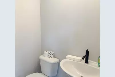 20 W Sandalwood Avenue, Cortland, IL 60112 - Photo 18