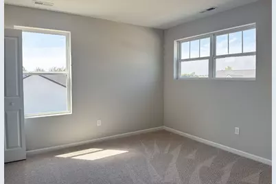 20 W Sandalwood Avenue, Cortland, IL 60112 - Photo 24