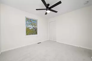 171 Lake Shore Dr, Carpentersville, IL 60110 - Photo 16