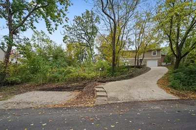 171 Lakeshore Drive, Carpentersville, IL 60110 - Photo 2