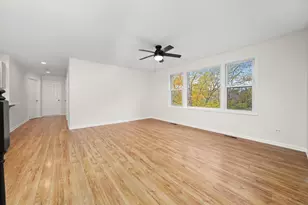 171 Lake Shore Dr, Carpentersville, IL 60110 - Photo 10