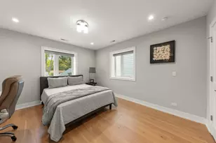 1126 Pitner Ave, Evanston, IL 60202 - Photo 30