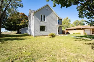 305 S Perry St, Carlock, IL 61725 - Photo 24