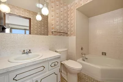 2033 E Hickory Street, Crete, IL 60417 - Photo 14