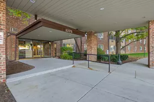 1375 Rebecca Dr, Hoffman Estates, IL 60169 - Photo 2