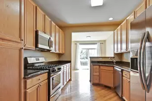 473 Bay Tree Cir, Vernon Hills, IL 60061 - Photo 6