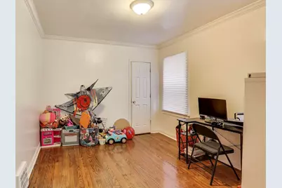 10441 S Prairie Avenue, Chicago, IL 60628 - Photo 12