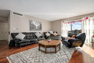 1931 Prairie Square, Schaumburg, IL 60173 - Photo 4