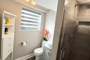 5501 Mulford St, Skokie, IL 60077 - Photo 22