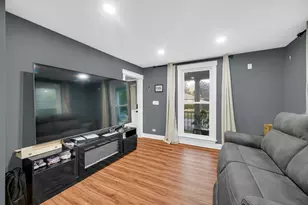 1521 Catalpa Ave, Waukegan, IL 60085 - Photo 6