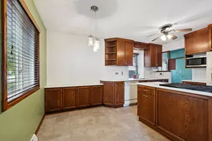 1253 Arthur St, Calumet City, IL 60409 - Photo 4