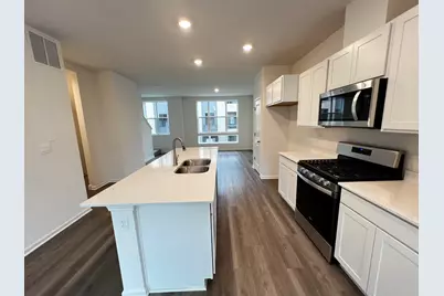 390 Summit Circle, Lombard, IL 60148 - Photo 4