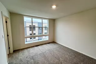 390 Summit Cir, Lombard, IL 60148 - Photo 8
