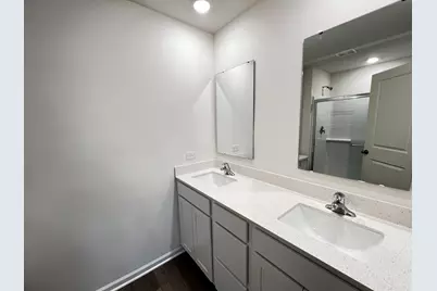 390 Summit Circle, Lombard, IL 60148 - Photo 12