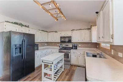 511 Edgewater Drive, Minooka, IL 60447 - Photo 12