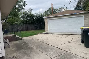 83 Indianwood Dr, Thornton, IL 60476 - Photo 12