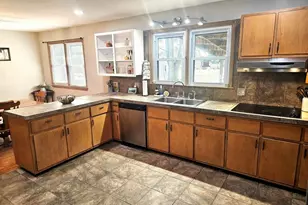 803 Maas Rd, Quincy, IL 62305 - Photo 4