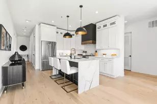 1767 W Rosehill Dr, Chicago, IL 60660 - Photo 8