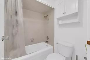8559 W Rascher Ave, Chicago, IL 60656 - Photo 18