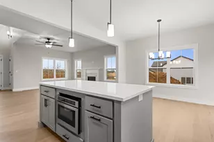 710 Wheatley Dr, Mahomet, IL 61853 - Photo 14